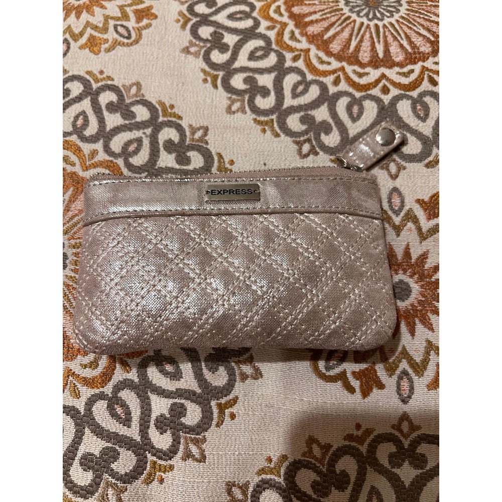 Express Coin Purse Women OS Silver Good Quilted Metallic Zipper Pouch SEO